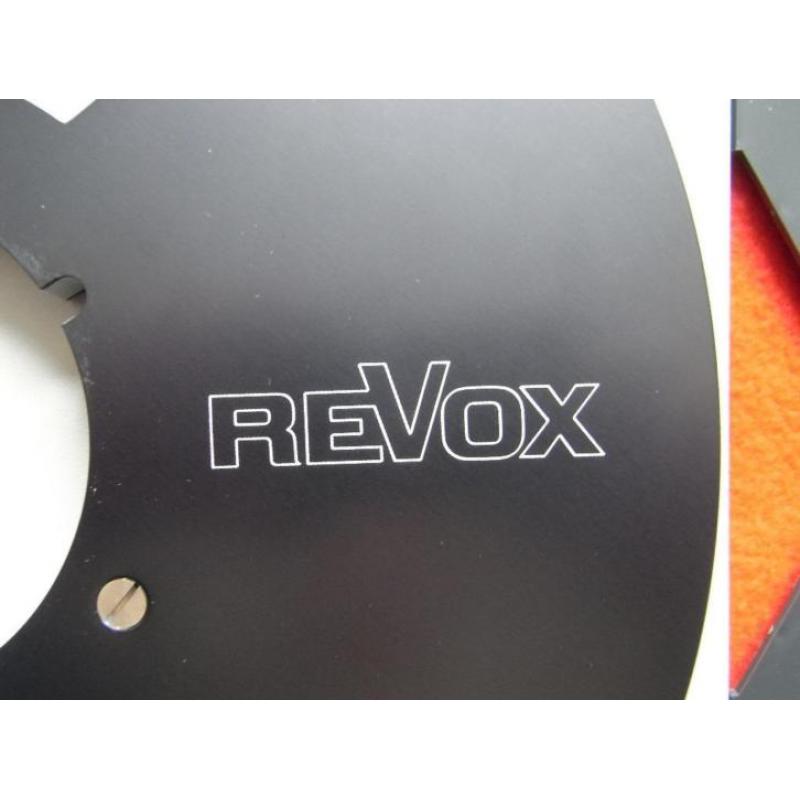 4 x REVOX NAB Reels Zwart in REVOX Boxen.