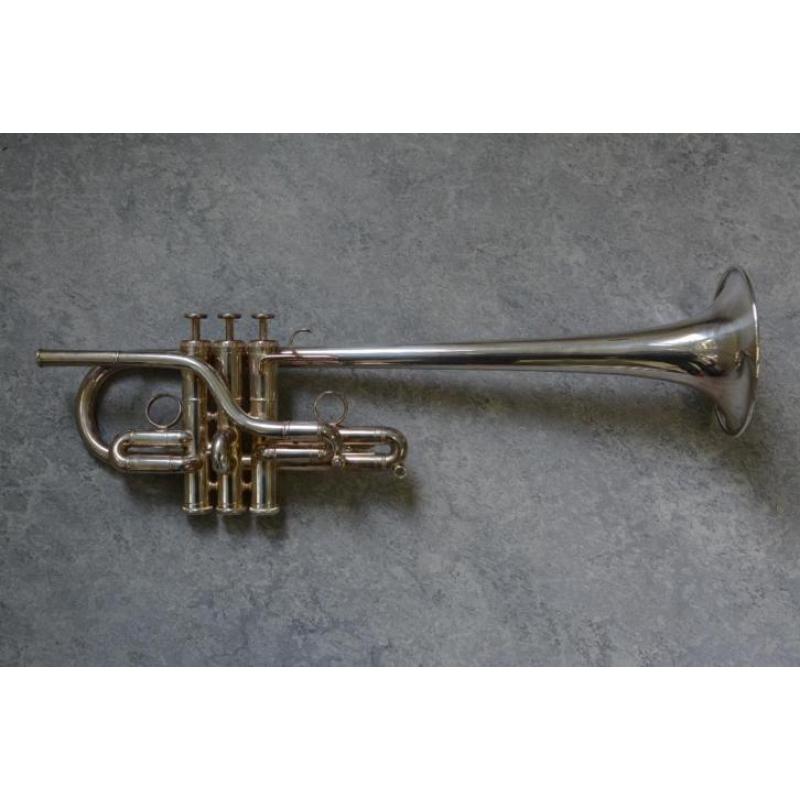 Kanstul lang model Eb/D trompet
