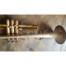 Oude / Antieke trompet Lark Shanghai China M4011