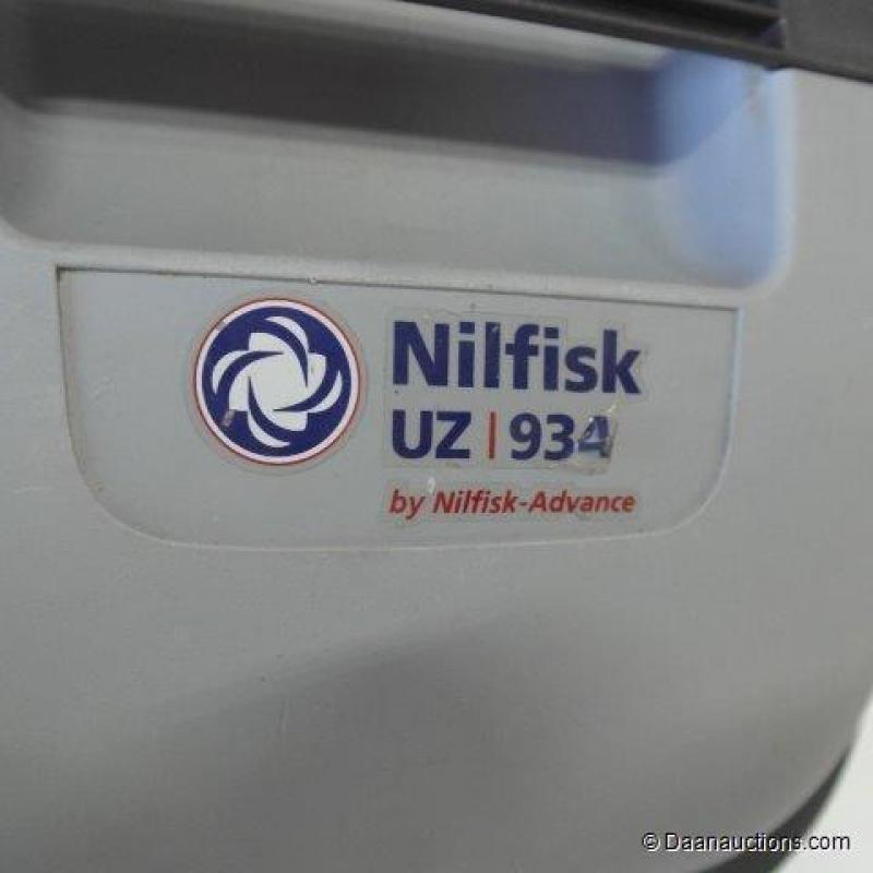Stofzuiger, Merk: NILFISK, Type: UZ934