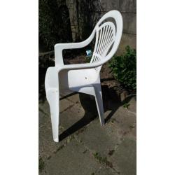 4x gratis af te halen stapelbare plastic stoelen
