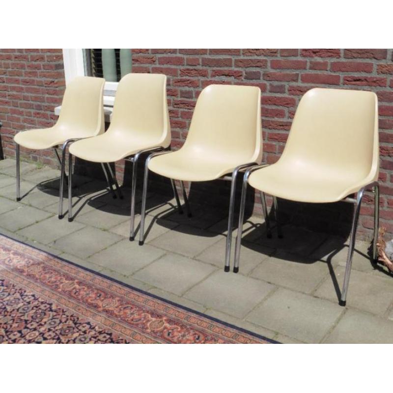 4 Helmut Starke en meer retro/vintage stoelen vanaf € 8,50
