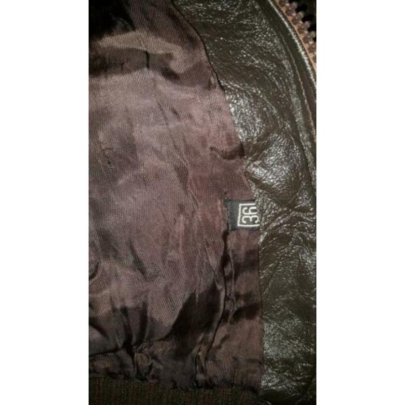 Kleding maat 36 met o.a. vintage leren jasje, broek, jurk