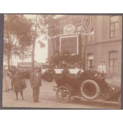 Album met 19 antieke foto's van praalwagens in Alkmaar