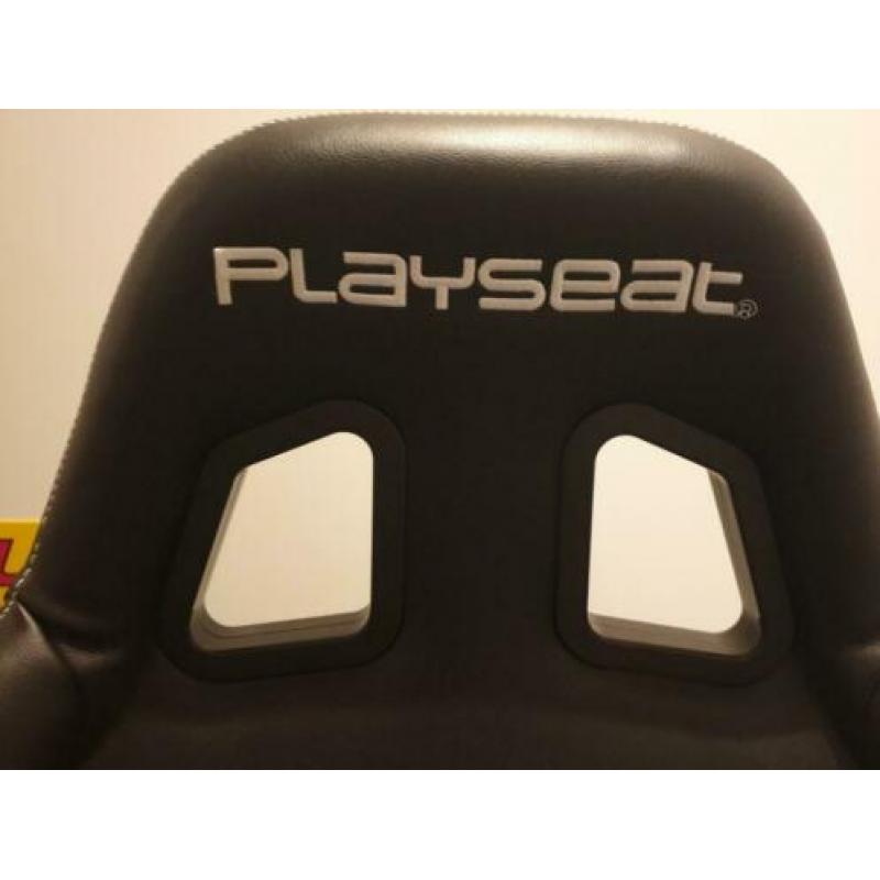 Playseat Evolution met Logitech G29 stuur en pedalen