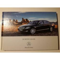 Diverse Mercedes-Benz brochures hard-en soft cover