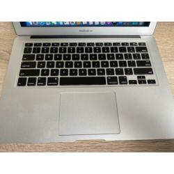 MacBook Air 13” i7, 256 GB SSD opslag, 8 GB geheugen, 2015