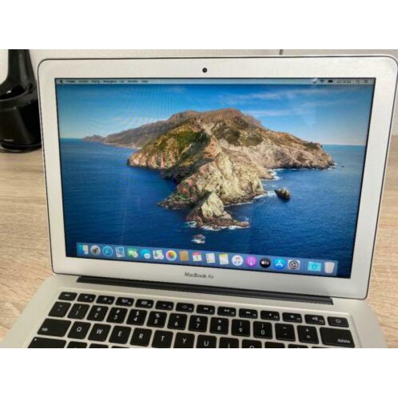 MacBook Air 13” i7, 256 GB SSD opslag, 8 GB geheugen, 2015