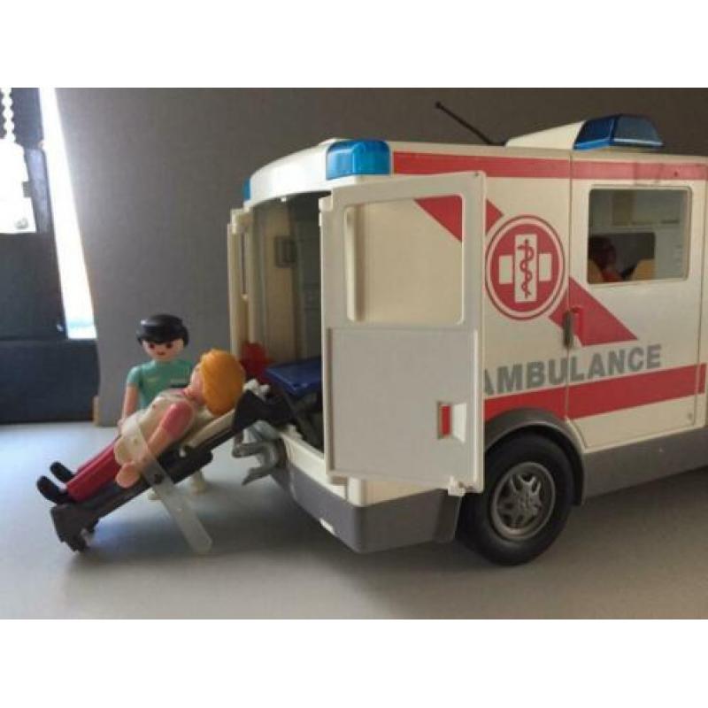 Playmobil ambulance set