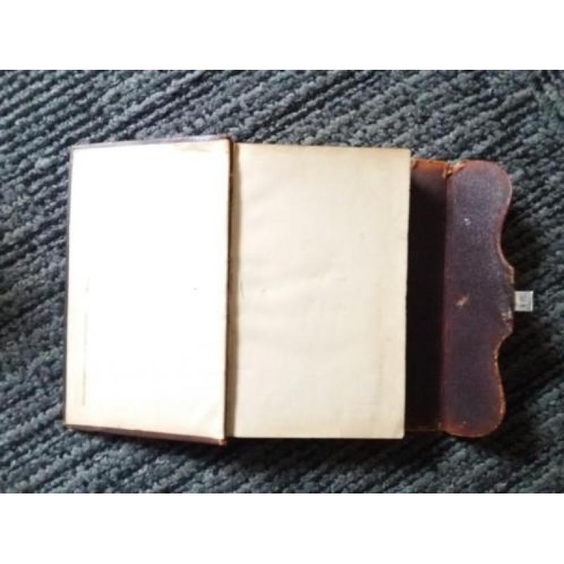 Luther Bijbel 1875 met zilveren overslagslot