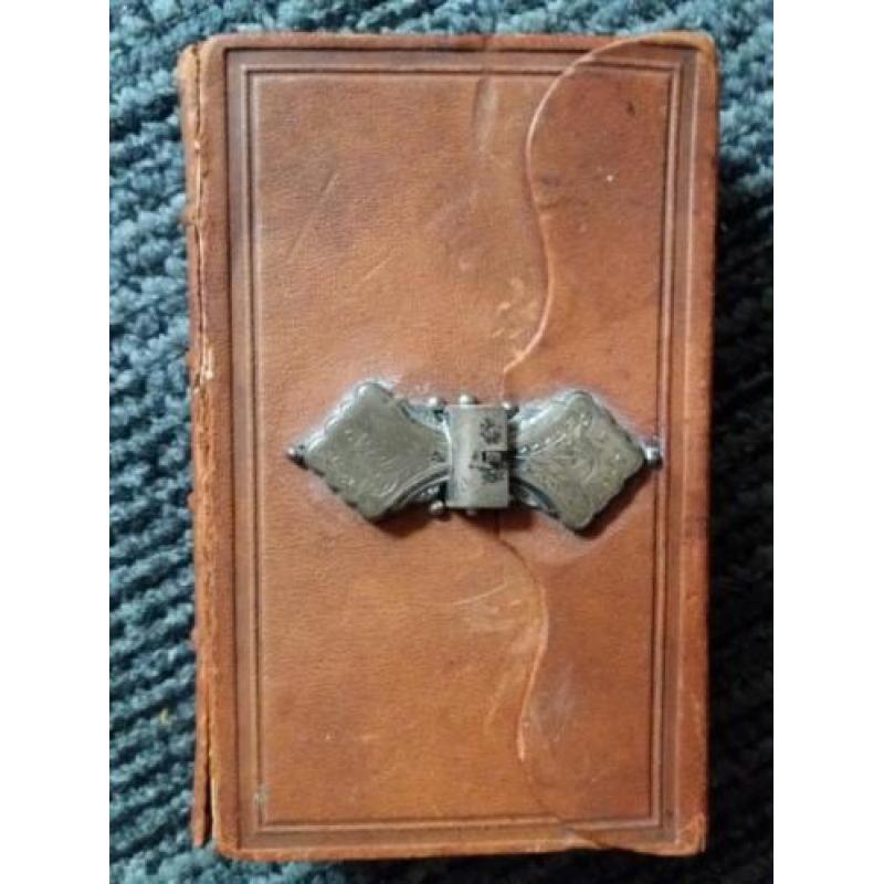 Luther Bijbel 1875 met zilveren overslagslot