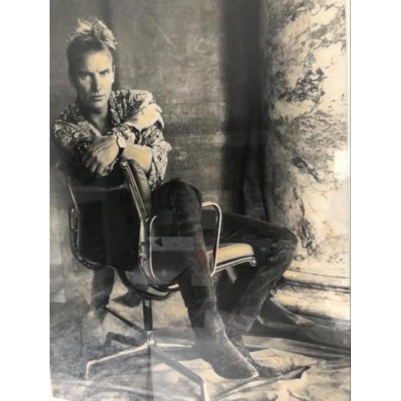 Zeldzame grote ingelijste foto van zanger / artiest Sting