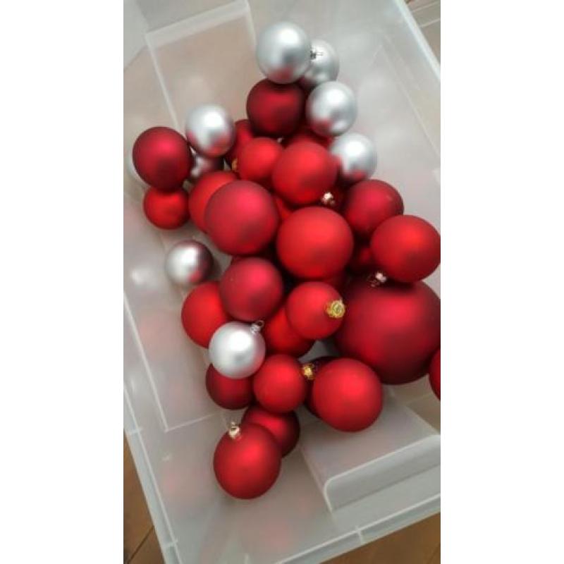 Kerstversiering rood zilver kerstballen piek